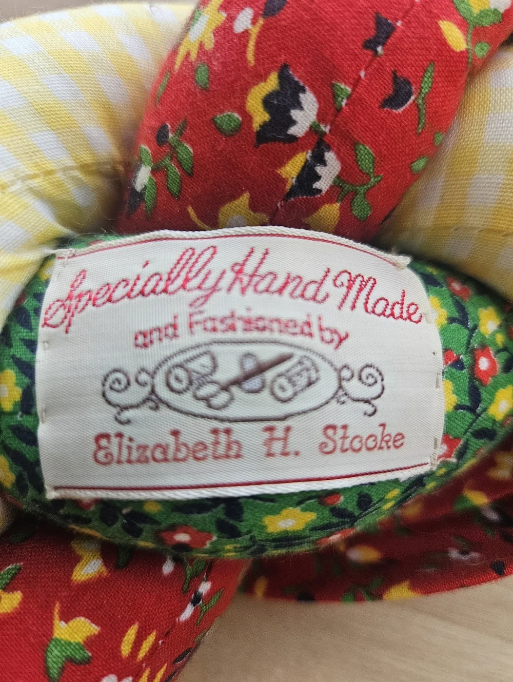 Vintage Handmade Braided Quilted Gingham‎ Fabric Christmas Cottage Granny Wreath
